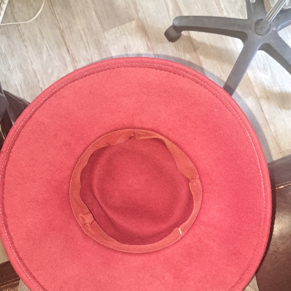 Beautiful burgundy wool "Special occasion" hat - Picture 2 of 4